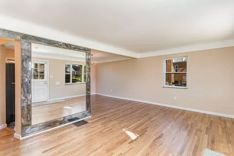 Living - 1113 Morado Dr, Cincinnati, OH 45238 photo 3 of 4
