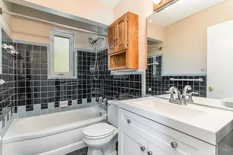 Bath - 1113 Morado Dr, Cincinnati, OH 45238 photo 1 of 2