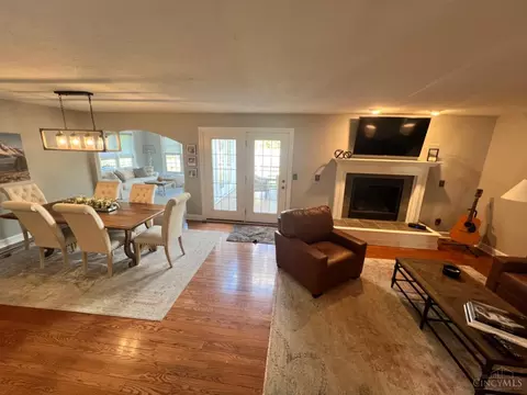 Dining - 335 Apple Rd, Amelia, OH 45102 photo 2 of 4