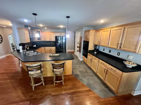 Dining - 335 Apple Rd, Amelia, OH 45102 photo 4 of 4