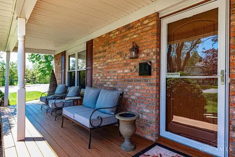 Exterior - 3939 River Rd, Fairfield, OH 45014 photo 4 of 27