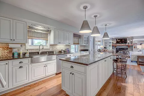 Kitchen - 3939 River Rd, Fairfield, OH 45014 photo 4 of 9