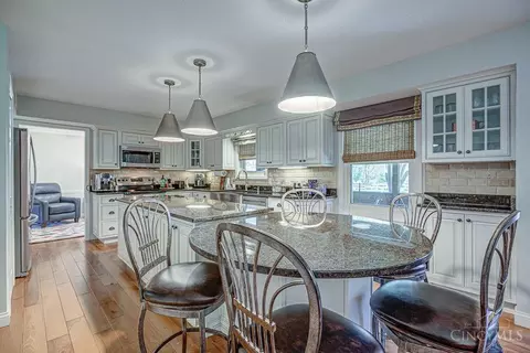 Kitchen - 3939 River Rd, Fairfield, OH 45014 photo 3 of 9