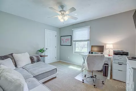 Bedroom - 3939 River Rd, Fairfield, OH 45014 photo 9 of 10