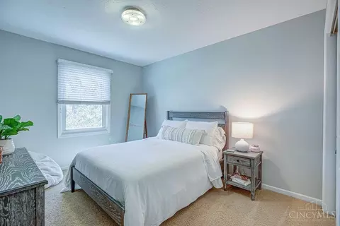 Bedroom - 3939 River Rd, Fairfield, OH 45014 photo 5 of 10