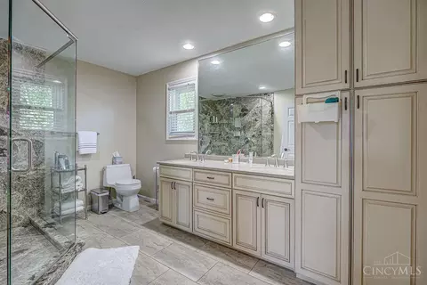 Bath - 3939 River Rd, Fairfield, OH 45014 photo 2 of 3