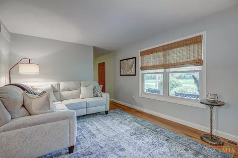 Living - 3939 River Rd, Fairfield, OH 45014 photo 8 of 10