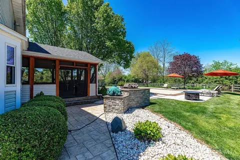 Exterior - 3939 River Rd, Fairfield, OH 45014 photo 9 of 27