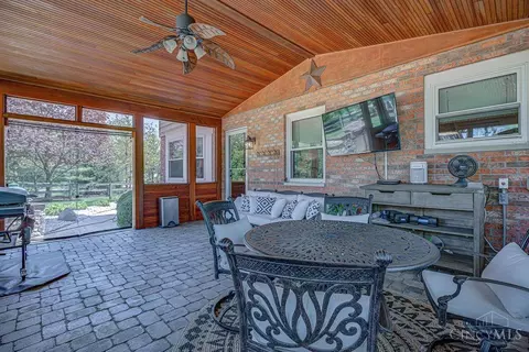 Exterior - 3939 River Rd, Fairfield, OH 45014 photo 7 of 27
