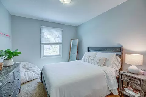 Bedroom - 3939 River Rd, Fairfield, OH 45014 photo 6 of 10