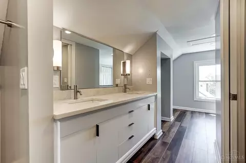 Bath - 2304 Galbraith Rd, Cincinnati, OH 45237 photo 4 of 4