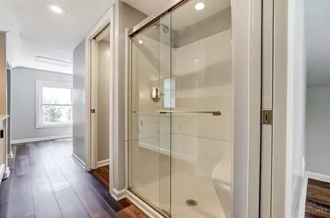 Entry Way - 2304 Galbraith Rd, Cincinnati, OH 45237 photo 1 of 2
