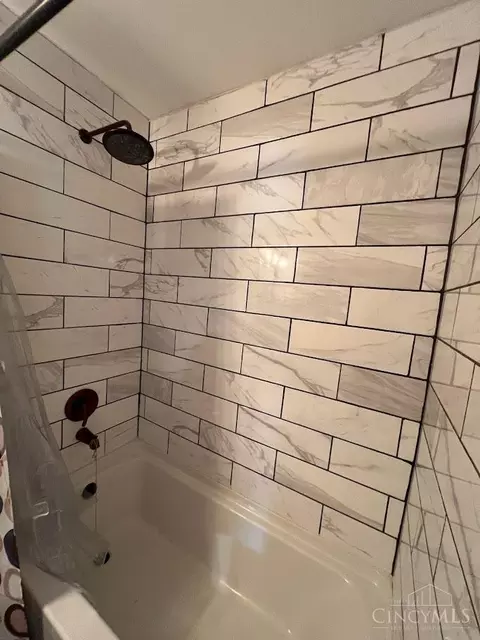 Bath - 8150 Queens Ave, Cincinnati, OH 45236 photo 1 of 2