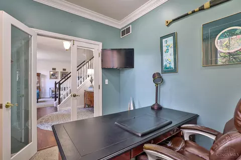 Dining - 981 Arborrun Dr, Cincinnati, OH 45233 photo 7 of 7