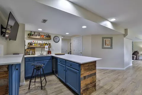 Kitchen - 981 Arborrun Dr, Cincinnati, OH 45233 photo 8 of 8
