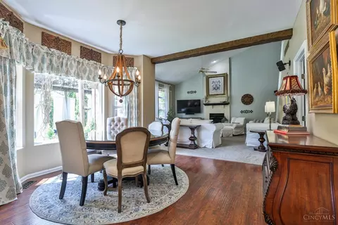 Dining - 981 Arborrun Dr, Cincinnati, OH 45233 photo 6 of 7