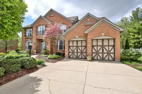 Exterior - 981 Arborrun Dr, Cincinnati, OH 45233 photo 4 of 16