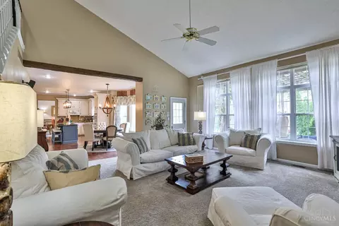 Living - 981 Arborrun Dr, Cincinnati, OH 45233 photo 6 of 9
