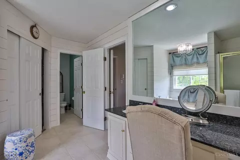 Bath - 981 Arborrun Dr, Cincinnati, OH 45233 photo 5 of 7