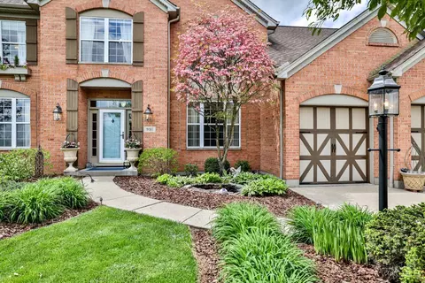 Exterior - 981 Arborrun Dr, Cincinnati, OH 45233 photo 5 of 16