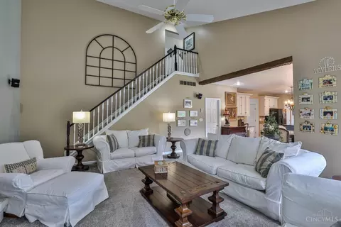 Living - 981 Arborrun Dr, Cincinnati, OH 45233 photo 5 of 9