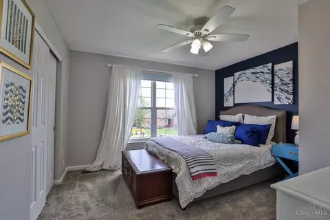 Bedroom - 981 Arborrun Dr, Cincinnati, OH 45233 photo 5 of 10