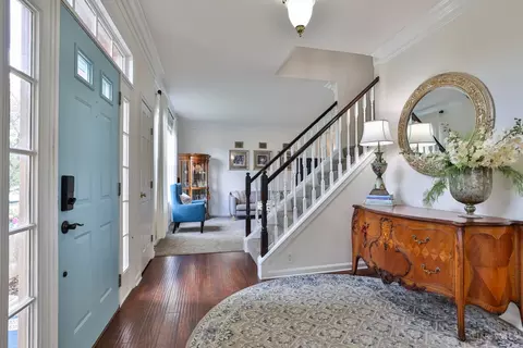 Entry Way - 981 Arborrun Dr, Cincinnati, OH 45233 photo 1 of 4