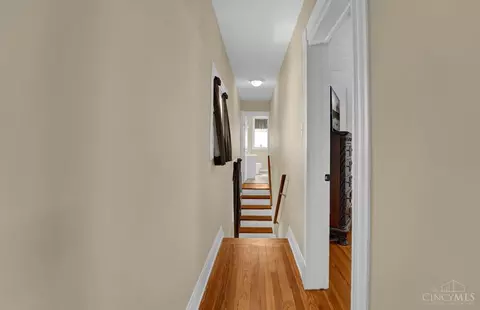 Entry Way - 1306 Bonnell Ave, Reading, OH 45215 photo 2 of 3
