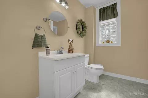 Bath - 1306 Bonnell Ave, Reading, OH 45215 photo 1 of 4