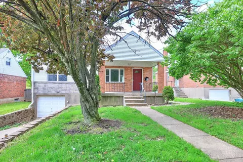 1011 Edgetree Ln, Cincinnati, OH 45238
