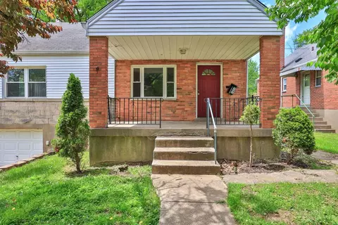 1011 Edgetree Ln, Cincinnati, OH 45238 photo 3