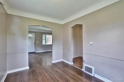 1011 Edgetree Ln, Cincinnati, OH 45238 photo 9