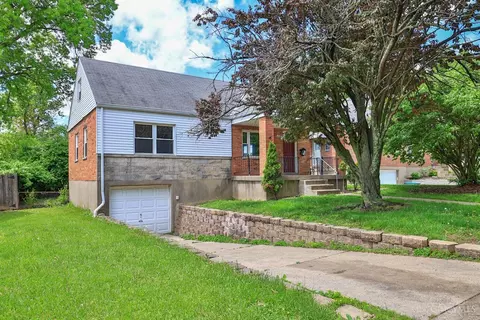 1011 Edgetree Ln, Cincinnati, OH 45238 photo 2
