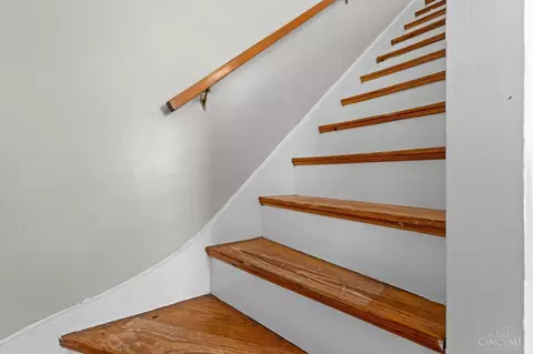 Entry Way - 322 Willow Ave, Glendale, OH 45246 photo 1 of 1