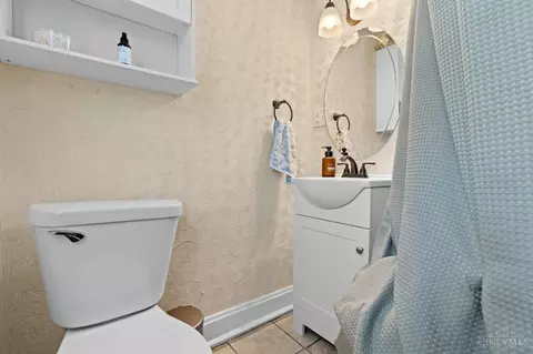 Bath - 322 Willow Ave, Glendale, OH 45246 photo 2 of 2
