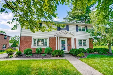 2141 Rollingridge Ln, Cincinnati, OH 45238