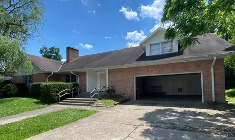 131 Willow Ln, Oxford, OH 45056