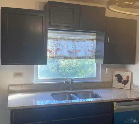 Kitchen - 3138 Sunshine Ave, Cincinnati, OH 45211 photo 2 of 3