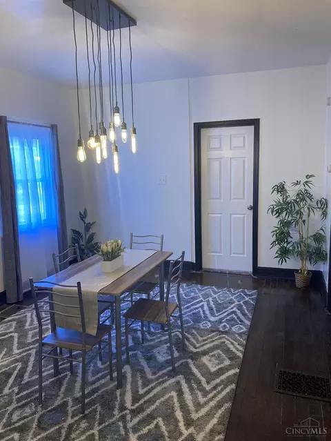 Dining - 3138 Sunshine Ave, Cincinnati, OH 45211 photo 2 of 2