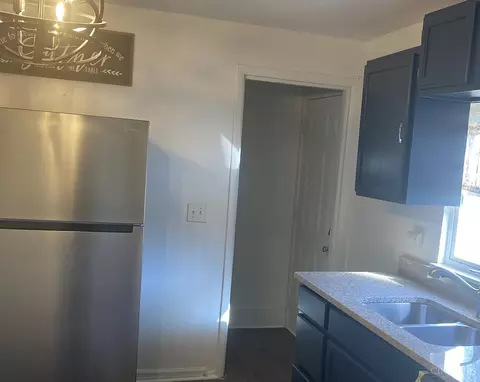 Kitchen - 3138 Sunshine Ave, Cincinnati, OH 45211 photo 3 of 3