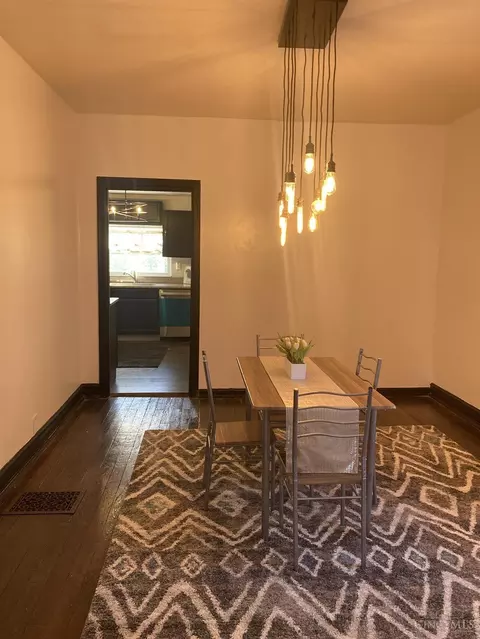 Dining - 3138 Sunshine Ave, Cincinnati, OH 45211 photo 1 of 2