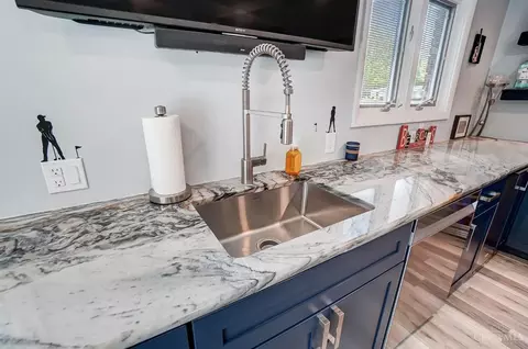 Kitchen - 9059 Foxhunter Ln, Cincinnati, OH 45242 photo 10 of 11