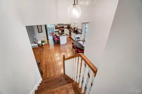 Entry Way - 9059 Foxhunter Ln, Cincinnati, OH 45242 photo 5 of 10