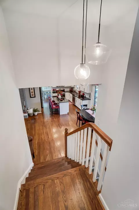 Entry Way - 9059 Foxhunter Ln, Cincinnati, OH 45242 photo 6 of 10