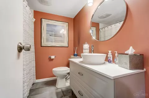 Bath - 9059 Foxhunter Ln, Cincinnati, OH 45242 photo 5 of 7