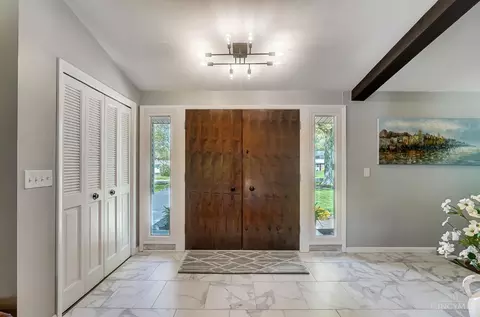 Entry Way - 9059 Foxhunter Ln, Cincinnati, OH 45242 photo 1 of 10