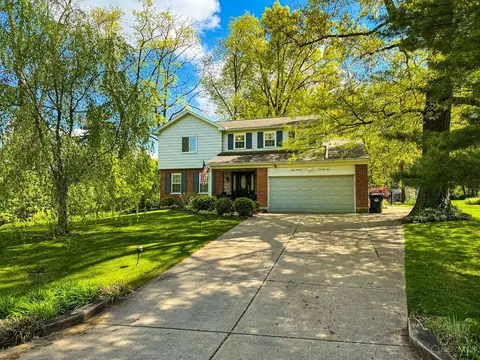 873 Meadow Ridge Dr, Cincinnati, OH 45245