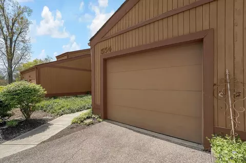 Exterior - 554 Maple Ln, Mason, OH 45040 photo 2 of 8