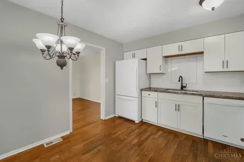 Kitchen - 554 Maple Ln, Mason, OH 45040 photo 1 of 3