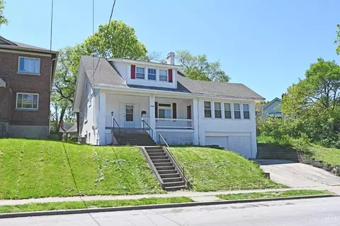 2883 Fischer Pl, Cincinnati, OH 45211